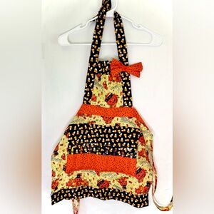 Kids Arts and Crafts Halloween Apron W/ Crayons